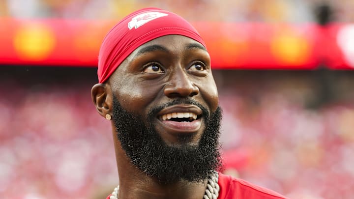 Washington Commanders defensive lineman Charles Omenihu