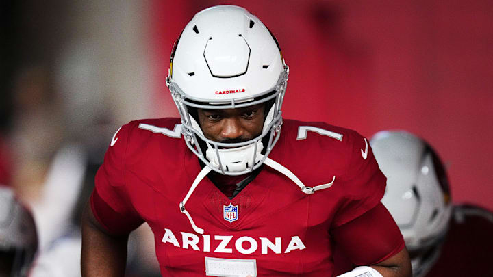 Arizona Cardinals quarterback Jacoby Brissett (7) takes the field before they play against the Green Bay Packers at State Farm Stadium in Glendale on Oct. 19, 2025. Arizona Cardinals quarterback Jacoby Brissett (7) takes the field before they play against the Green Bay Packers at State Farm Stadium in Glendale on Oct. 19, 2025.