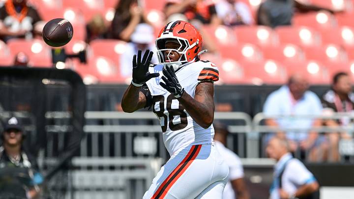 Dae’Quan Wright warms up prior to a Browns preseason game against the Bills on Saturday. The Browns agreed to waive Wright after he committed to play for LSU this fall following the latest court ruling on NCAA eligibility. Dae’Quan Wright warms up prior to a Browns preseason game against the Bills on Saturday. The Browns agreed to waive Wright after he committed to play for LSU this fall following the latest court ruling on NCAA eligibility.