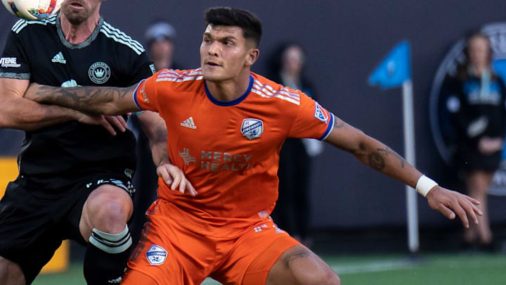 El mexicoamericano Brando Vázquez del FC Cincinnati de la MLS es una de las opciones de Chivas para reforzar la delantera.