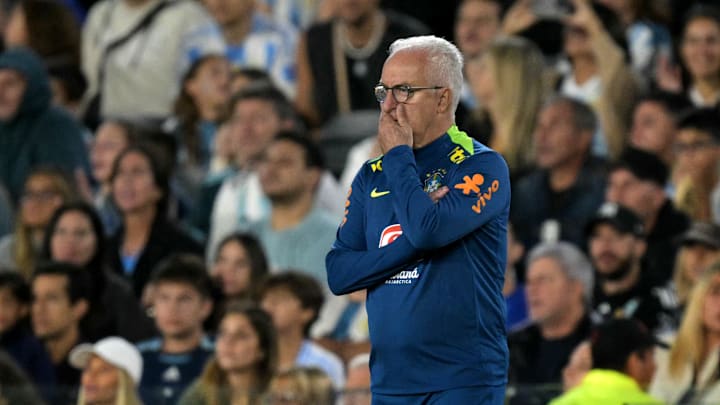 Dorival Júnior vive futuro incerto no comando da Seleção 