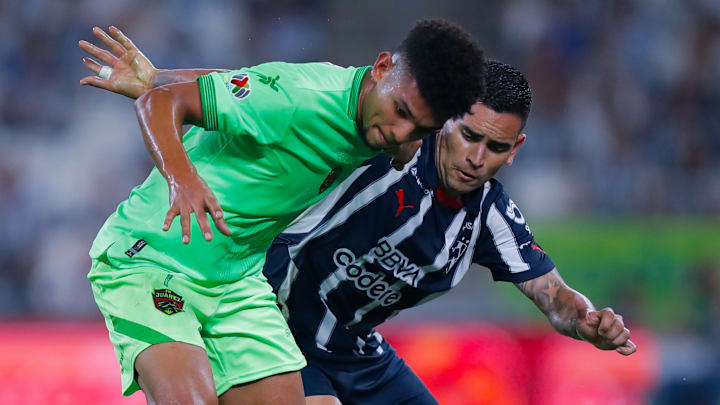 El uruguayo Diego Valoyes y el chileno Sebastián Vegas en el Apertura 2024