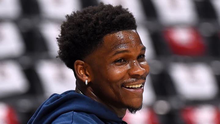 Minnesota Timberwolves guard Anthony Edwards (5) warms up (Mandatory Credit: Christopher Hanewinckel-Imagn Images)