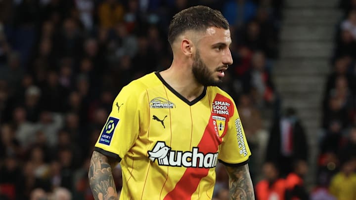 Jonathan Clauss reste flou sur son avenir. Jonathan Clauss reste flou sur son avenir.