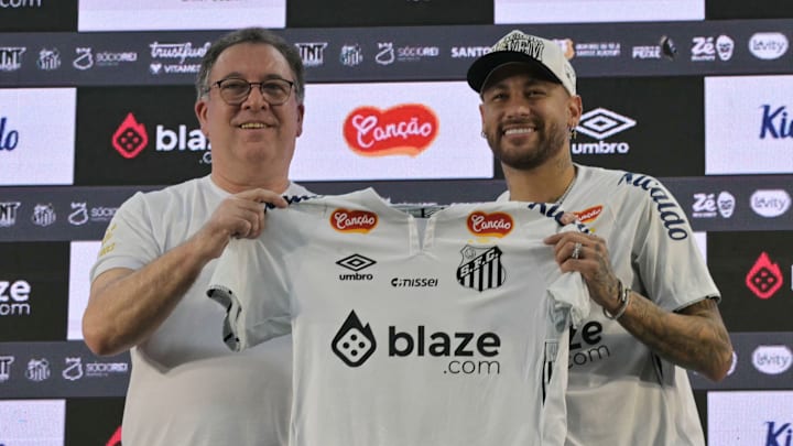 Neymar foi apenas um dos reforços para 2025 Neymar foi apenas um dos reforços para 2025