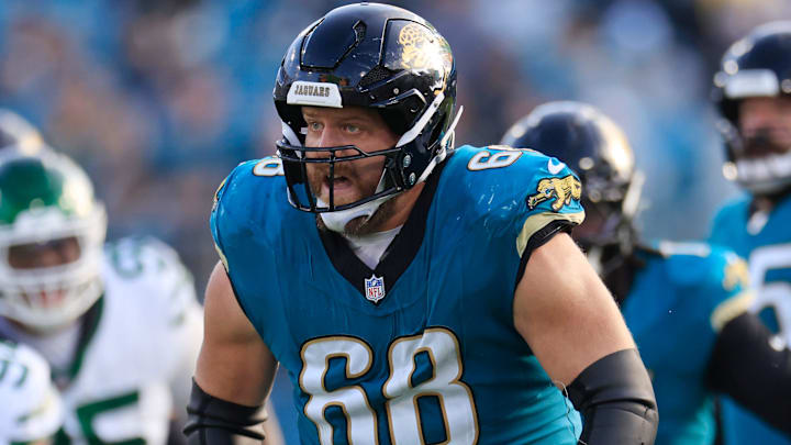 Jacksonville Jaguars guard Brandon Scherff (68) runs during the fourth quarter Sunday, Dec. 15, 2024 at EverBank Stadium in Jacksonville, Fla. The Jets held off the Jaguars 32-25. [Corey Perrine/Florida Times-Union]