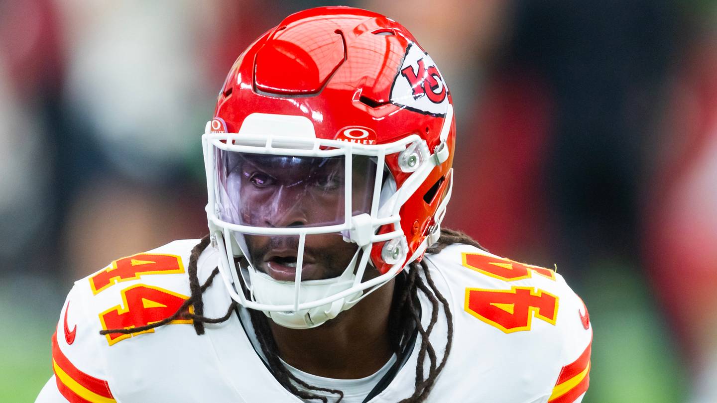 Former Chiefs linebacker suddenly hits the market as two players land on PUP