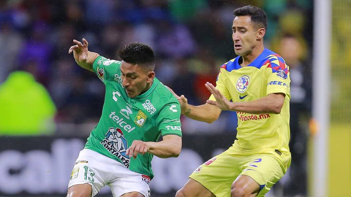 El ecuatoriano Ángel Mena de León y Luis Fuentes del América durante su duelo de la fase regular. El ecuatoriano Ángel Mena de León y Luis Fuentes del América durante su duelo de la fase regular.