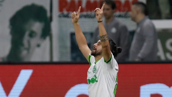 Coelho, de Benítez, é o lanterna da Série A