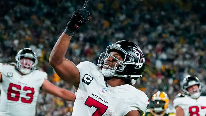 Atlanta Falcons running back Bijan Robinson (7) celebrates after scoring a touchdown against the Green Bay Packers on Thursday, Sept. 24, 2026, at Lambeau Field in Green Bay, Wisconsin. The Falcons won the game, 35-14.
Tork Mason/Green Bay Press-Gazette