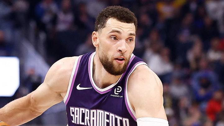 Jan 9, 2026; San Francisco, California, USA; Sacramento Kings guard Zach LaVine (8) controls the ball against the Golden State Warriors during the first quarter at Chase Center. Mandatory Credit: Kelley L Cox-Imagn Images