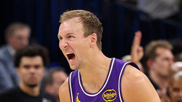 Los Angeles Lakers guard Luke Kennard (10) reacts after hitting a game-winning basket at the buzzer against the Orlando Magic in the fourth quarter at Kia Center on March 21, 2026. Los Angeles Lakers guard Luke Kennard (10) reacts after hitting a game-winning basket at the buzzer against the Orlando Magic in the fourth quarter at Kia Center on March 21, 2026.