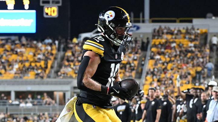 Aug 13, 2026; Pittsburgh, Pennsylvania, USA; Pittsburgh Steelers wide receiver Kaden Wetjen (10) catches a touchdown pass against the Green Bay Packers during the second half of a game at Acrisure Stadium. Mandatory Credit: Barry Reeger-Imagn Images Aug 13, 2026; Pittsburgh, Pennsylvania, USA; Pittsburgh Steelers wide receiver Kaden Wetjen (10) catches a touchdown pass against the Green Bay Packers during the second half of a game at Acrisure Stadium. Mandatory Credit: Barry Reeger-Imagn Images