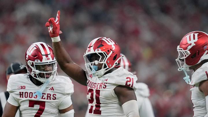 Dec 6, 2025; Indianapolis, IN, USA; Indiana Hoosiers linebacker Rolijah Hardy (21) reacts in the third quarter against the Ohio State Buckeyes during the 2025 Big Ten championship game at Lucas Oil Stadium. Mandatory Credit: Aaron Doster-Imagn Images Dec 6, 2025; Indianapolis, IN, USA; Indiana Hoosiers linebacker Rolijah Hardy (21) reacts in the third quarter against the Ohio State Buckeyes during the 2025 Big Ten championship game at Lucas Oil Stadium. Mandatory Credit: Aaron Doster-Imagn Images