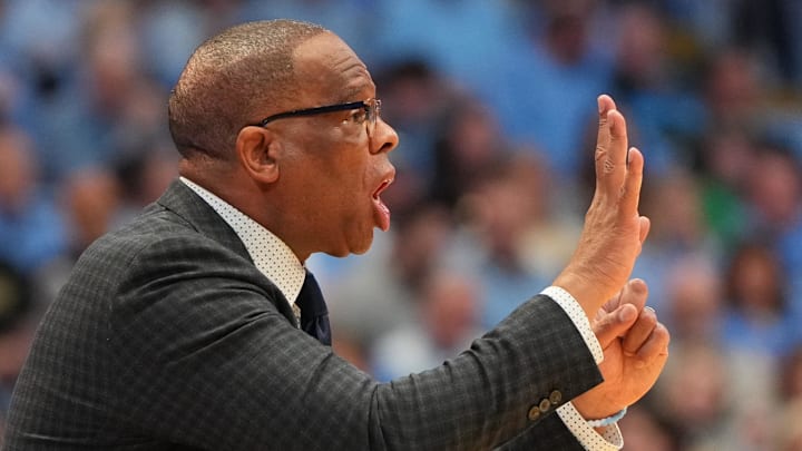 Jan 21, 2026; Chapel Hill, North Carolina, USA; North Carolina Tar Heels head coach Hubert Davis reacts in the second half at Dean E. Smith Center. Mandatory Credit: Bob Donnan-Imagn Images Jan 21, 2026; Chapel Hill, North Carolina, USA; North Carolina Tar Heels head coach Hubert Davis reacts in the second half at Dean E. Smith Center. Mandatory Credit: Bob Donnan-Imagn Images
