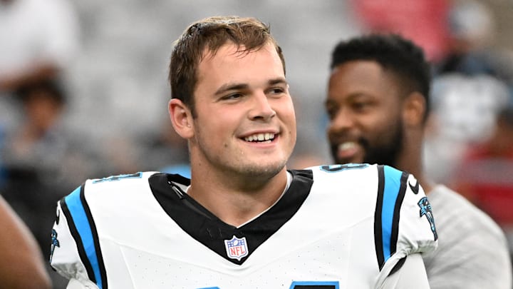 Carolina Panthers tight end Mitchell Evans