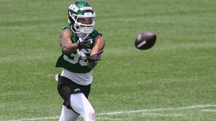New York Jets wide receiver Quentin Skinner (39) catches a pass during minicamp at Atlantic Health Jets Training Center New York Jets wide receiver Quentin Skinner (39) catches a pass during minicamp at Atlantic Health Jets Training Center