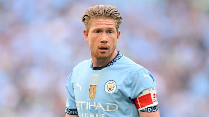 Kevin De Bruyne will have a statue erected at Manchester City's Etihad Stadium to honour his contribution to the club.