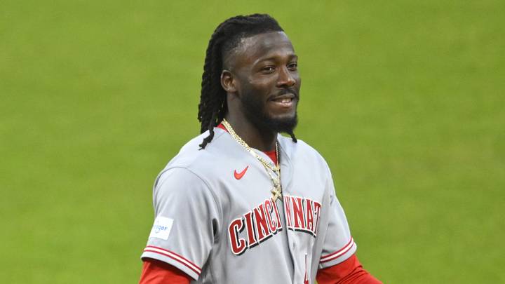 Cincinnati Reds shortstop Elly De La Cruz (44) walks on the field