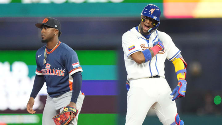 Acuña gets the first laugh in a bout between Braves teammates