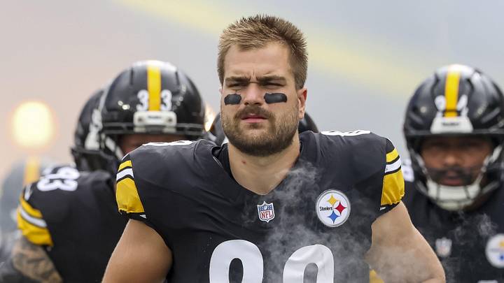 Pittsburgh Steelers tight end Pat Freiermuth (88) Pittsburgh Steelers tight end Pat Freiermuth (88)