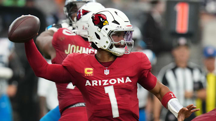 Arizona Cardinals quarterback Kyler Murray (1) throws the ball against the Carolina Panthers at State Farm Stadium on Sept 14, 2025.