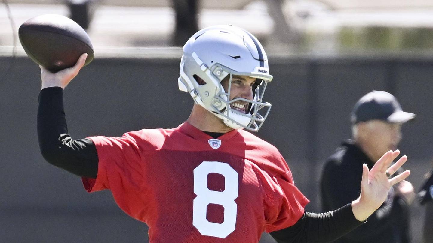 Why Raiders Current QB Situation Very Unique