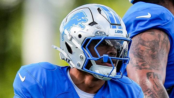Detroit Lions running back Sione Vaki (33).