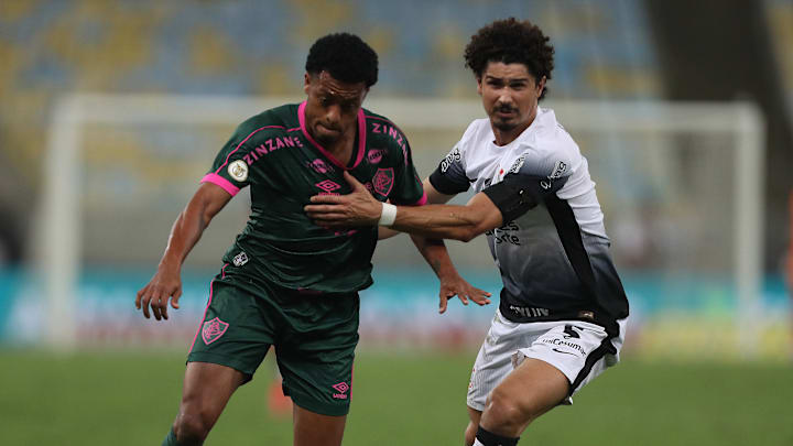 Apenas dois pontos separam Corinthians e Fluminense na tabela do Brasileirão
