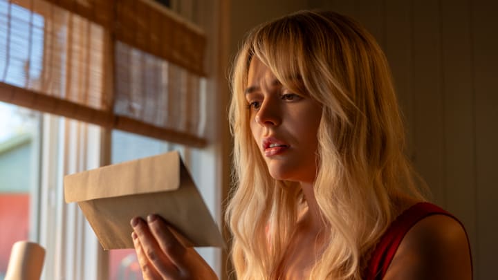 Emily Alyn Lind as Cadence "Cady" Sinclair Eastman in We Were Liars season 1 Emily Alyn Lind as Cadence "Cady" Sinclair Eastman in We Were Liars season 1