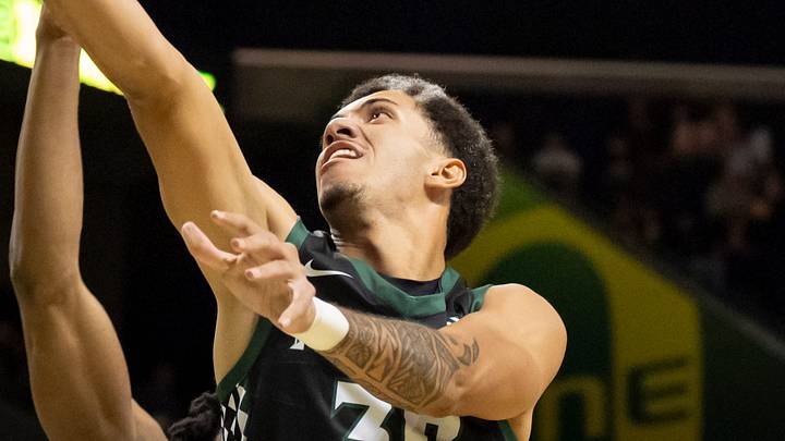 Hawaii guard Aaron Hunkin-Claytor goes up for a shot as the Oregon Ducks host the Hawaii Rainbow Warriors on Nov. 4, 2025, at Matthew Knight Arena in Eugene, Oregon. Hawaii guard Aaron Hunkin-Claytor goes up for a shot as the Oregon Ducks host the Hawaii Rainbow Warriors on Nov. 4, 2025, at Matthew Knight Arena in Eugene, Oregon.