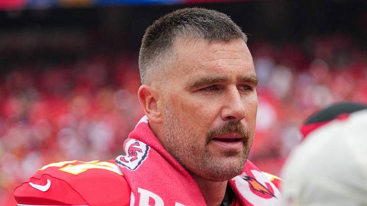 Kansas City Chiefs tight end Travis Kelce (87) Kansas City Chiefs tight end Travis Kelce (87)