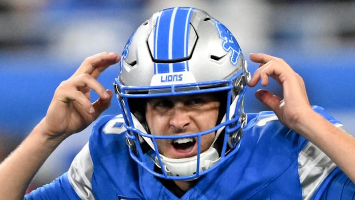Detroit Lions quarterback Jared Goff (16).