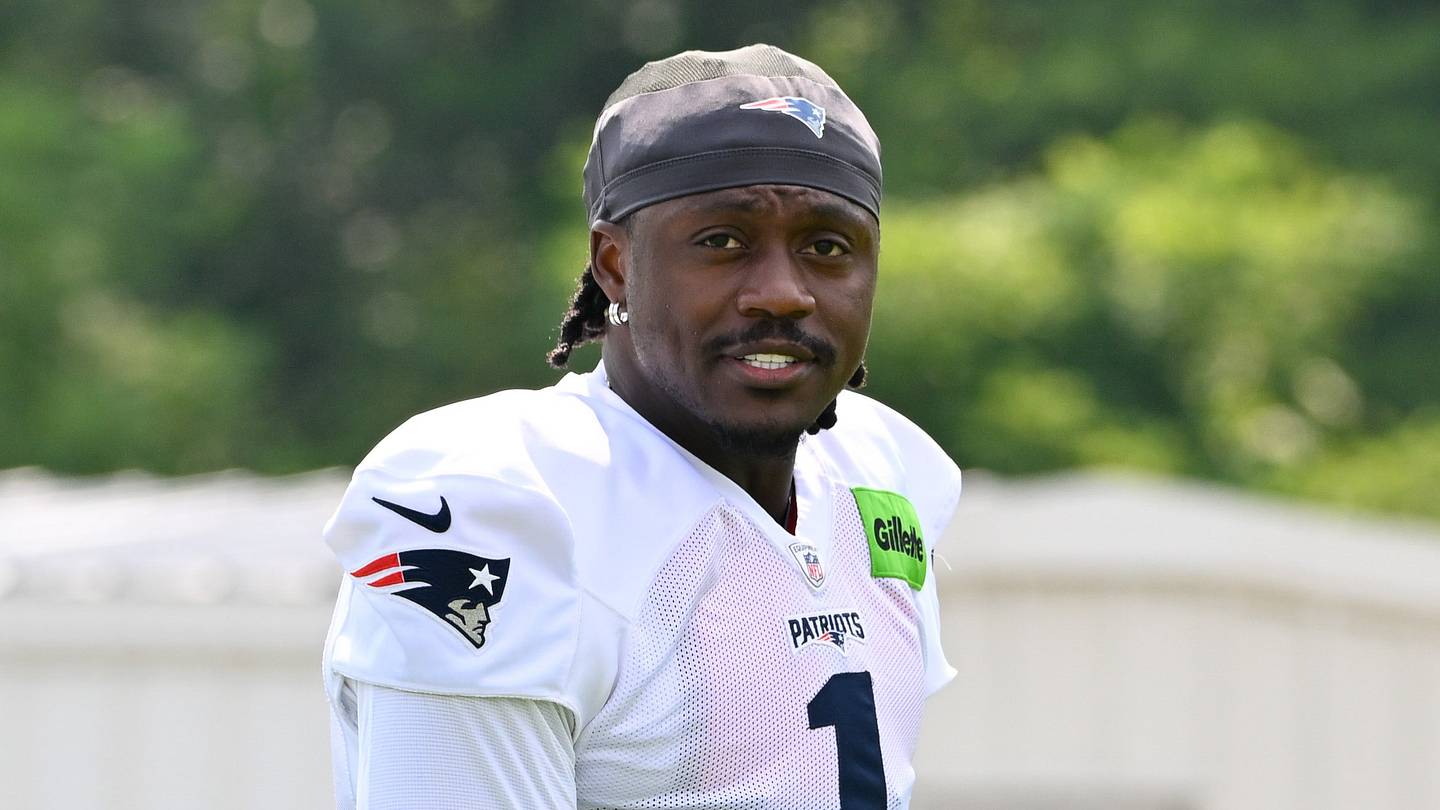 Steelers could catch a huge Week 2 break after A.J. Brown injury
