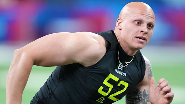 Arkansas Razorbacks defensive lineman Landon Jackson (DL52) participates in drills during the 2025 NFL Combine at Lucas Oil Stadium in Indianapolis, Ind. Arkansas Razorbacks defensive lineman Landon Jackson (DL52) participates in drills during the 2025 NFL Combine at Lucas Oil Stadium in Indianapolis, Ind.