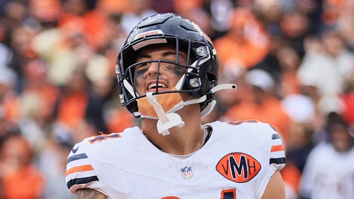 Chicago Bears tight end Colston Loveland (84) reacts after catching a 5-yard touchdown pass.