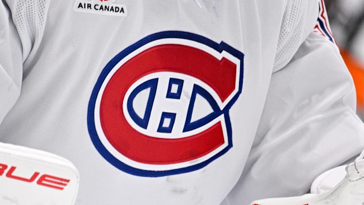 Jan 4, 2026; Dallas, Texas, USA; A view of the logo on the jersey of Montreal Canadiens goaltender Sam Montembeault (35) during the game between the Stars and the Canadiens at the American Airlines Center. Mandatory Credit: Jerome Miron-Imagn Images Jan 4, 2026; Dallas, Texas, USA; A view of the logo on the jersey of Montreal Canadiens goaltender Sam Montembeault (35) during the game between the Stars and the Canadiens at the American Airlines Center. Mandatory Credit: Jerome Miron-Imagn Images