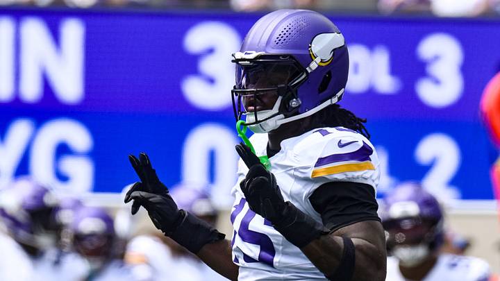 Minnesota Vikings linebacker Dallas Turner (15) reacts after sacking New York Giants quarterback Jaxson Dart during the first half at MetLife Stadium. Mandatory Credit: John Jones-Imagn Images Minnesota Vikings linebacker Dallas Turner (15) reacts after sacking New York Giants quarterback Jaxson Dart during the first half at MetLife Stadium. Mandatory Credit: John Jones-Imagn Images