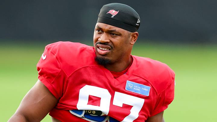 Tampa Bay Buccaneers outside linebacker Al-Quadin Muhammad got to Jets QB Geno Smith for a sack during joint practice on Tuesday. Tampa Bay Buccaneers outside linebacker Al-Quadin Muhammad got to Jets QB Geno Smith for a sack during joint practice on Tuesday.