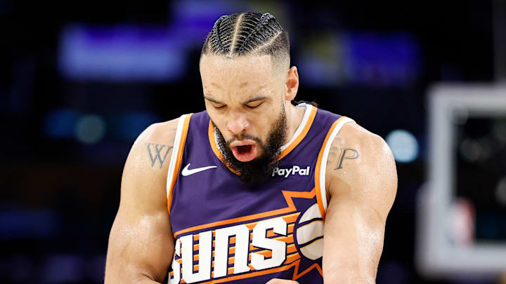 Phoenix Suns v Los Angeles Lakers