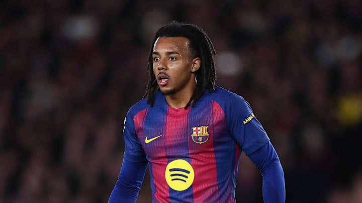 Jules Koundé devrait bouger dans le onze.