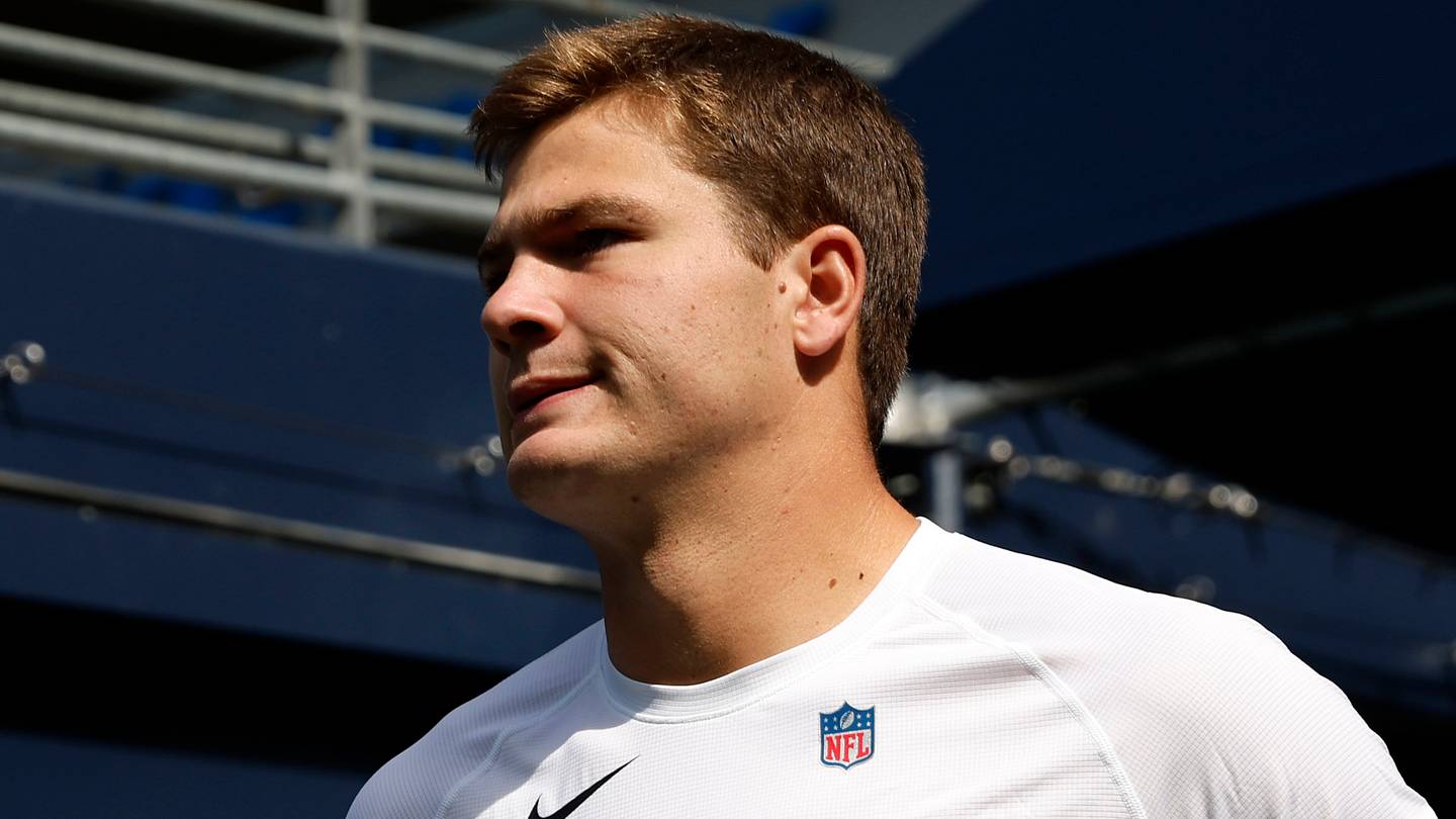 Drake Maye needs to drop this Mac Jones trait before the Patriots' season is lost