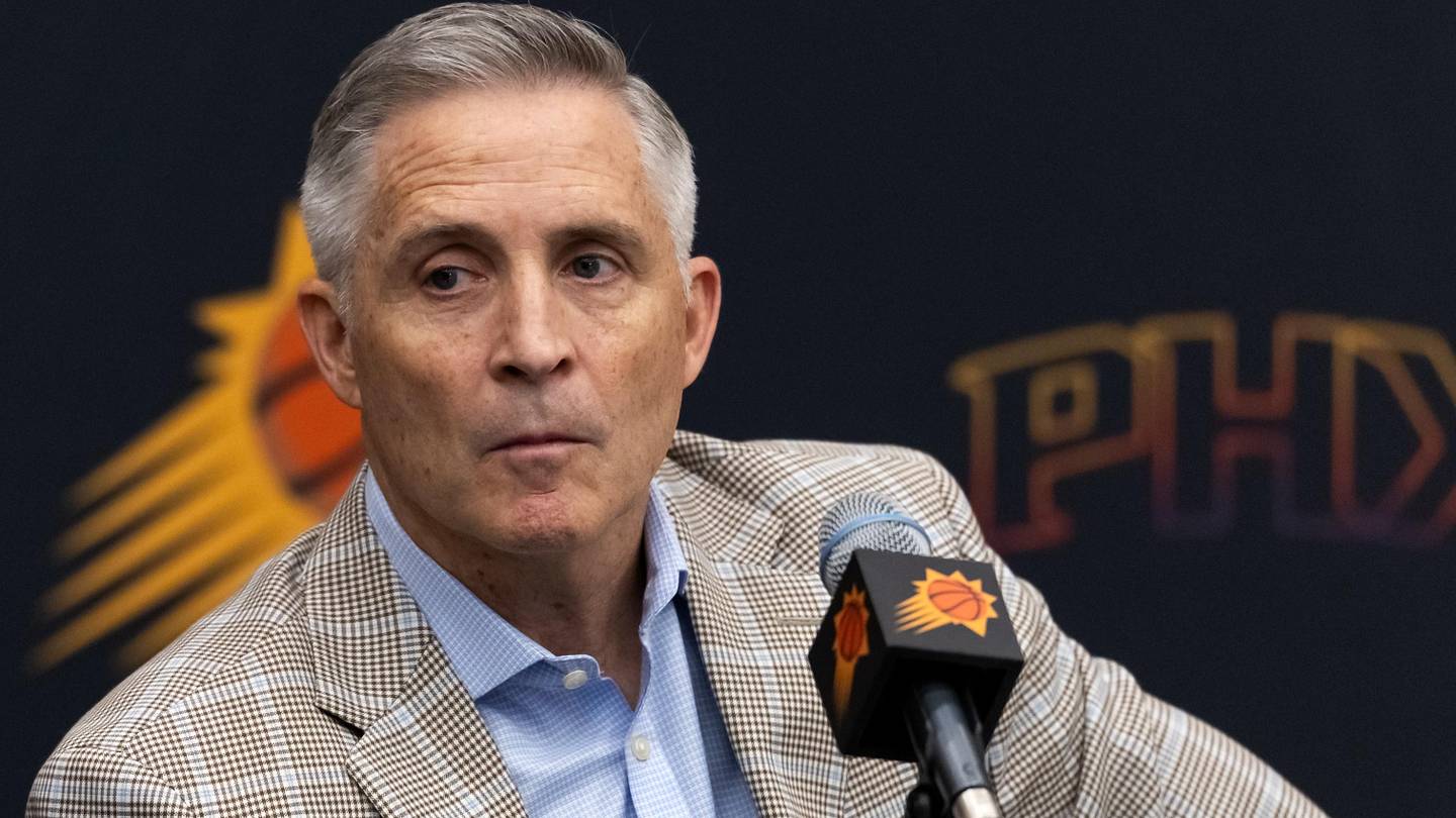 تنتشر الشائعات بينما تتطلع شركة Suns إلى مشروع NBA المحتمل