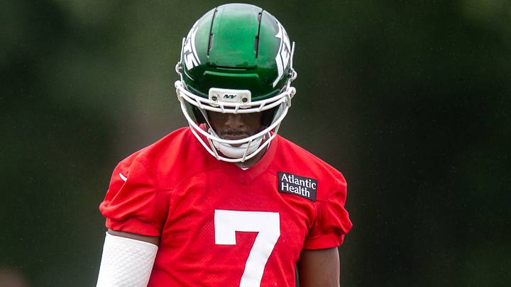 Geno Smith's outlook as the Jets' QB1 is suddenly murkier than ever. Geno Smith's outlook as the Jets' QB1 is suddenly murkier than ever.
