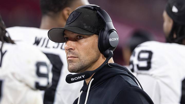 Las Vegas Raiders defensive coordinator Rob Leonard.