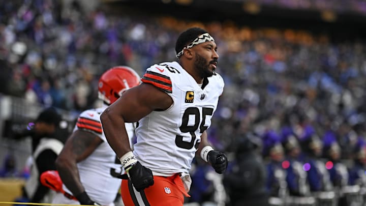 Cleveland Browns defensive end Myles Garrett (95) warms up before the game against the Baltimore Ravens