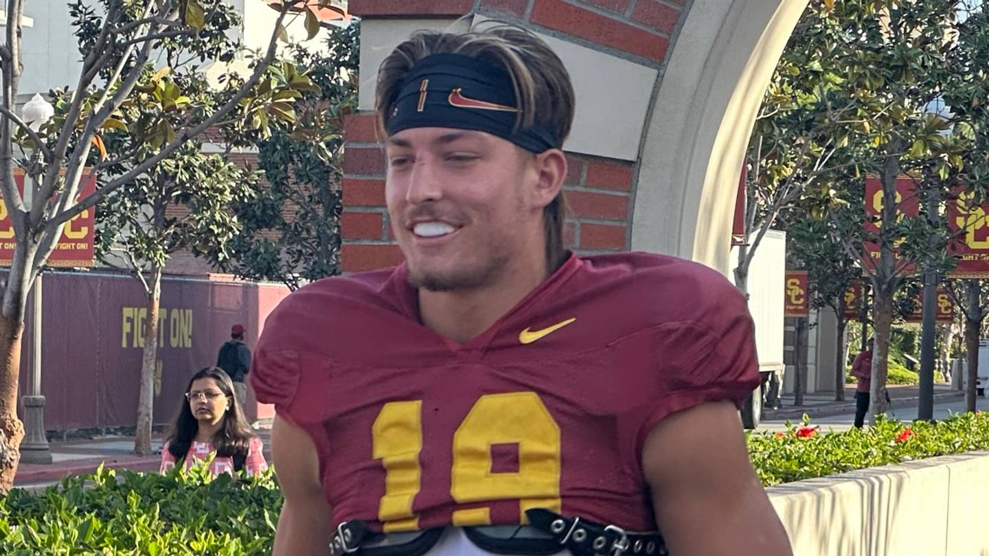 Two Freshmen Share MVP Honors in USC's Win Over Louisiana