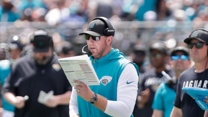 Sep 21, 2025; Jacksonville, Florida, USA; Jacksonville Jaguars head coach Liam Coen reads a play during the second quarter against the Houston Texans at EverBank Stadium. Mandatory Credit: Travis Register-Imagn Images Sep 21, 2025; Jacksonville, Florida, USA; Jacksonville Jaguars head coach Liam Coen reads a play during the second quarter against the Houston Texans at EverBank Stadium. Mandatory Credit: Travis Register-Imagn Images