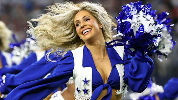 Dallas Cowboys cheerleader
