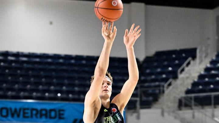 Apr 1, 2024; Houston, TX, USA; McDonald's All American East forward Liam McNeeley shoots in the three point competition during the 2024 McDonalds High School All American Powerade Jamfest at Delmar Fieldhouse. Mandatory Credit: Maria Lysaker-USA TODAY Sports Apr 1, 2024; Houston, TX, USA; McDonald's All American East forward Liam McNeeley shoots in the three point competition during the 2024 McDonalds High School All American Powerade Jamfest at Delmar Fieldhouse. Mandatory Credit: Maria Lysaker-USA TODAY Sports